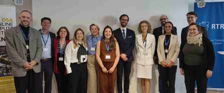Gruppenfoto der Referent:innen und Organisator:innen der DSA Online Dispute Resolution Conference.