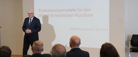 Prof. Dr. Franz Zeller, Lehrbeauftragter für Medienrecht an den Universitäten Bern und Basel