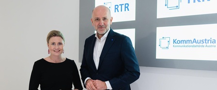 Bundesministerin Susanne Raab und Geschäftsführer der RTR Medien Wolfgang Struber