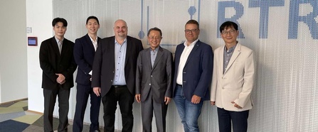 Choi Wan-joo (4.v.l.), Vorsitzender der koreanischen Press Arbitration Commission mit Mitarbeitern zu Besuch bei Michael Ogris (Vorsitzender KommAustria, 3.v.l.) und Stefan Rauschenberger (Leiter Rechtsabt. Medien, 2.v.r.)