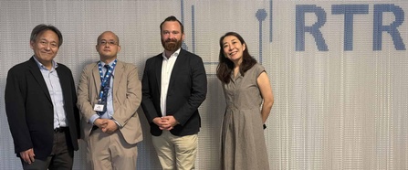 Gruppenbild mit Dr. Taro Komukai, Dekan und Professor der Fakultät of Global Informatics , Professor Yuki Harada und Professorin Mika Nakashima, alle Chuo University, Tokyo sowie Mag. Domenic Dirnbacher, RTR
