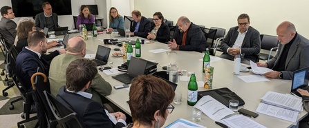 Aufnahme von der Tagung in einem Besprechungsraum der RTR