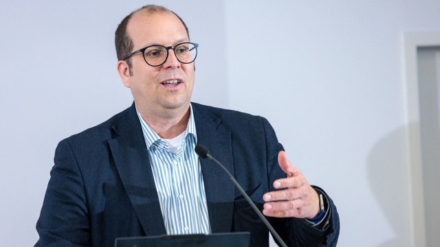 Alexander Zeh, Ipsos