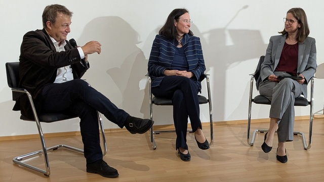 Podiumsdiskussion. Von links Kalina, Leitl Staudinger und Praprotnik.