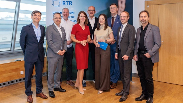 Vortragende und Podiumsgäste Frank Strässle (Bayerische Medien Technik), Karl Petermichl (ORF), Stefan Erschwendner (Frontira), Henrietta Egerth (FFG), Wolfgang Struber (RTR Medien), Moderatorin Cornelia Ertl, Klaus Steinmaurer (RTR Telekom.Post), Clemens John (Amazon), Hans-Peter Bernhard (Silicon Austria Labs)