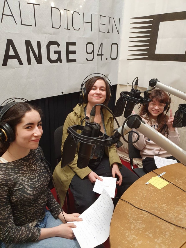 Die Mädchen im Live-Studio von ORANGE 94.0
