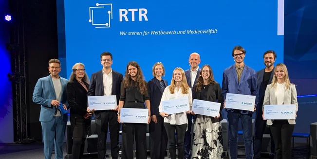 Bild zeigt von links: Jakob Glanzner, Univ. Prof. Mag. Dr. Elisabeth Hödl, Ricardo Kumin, Antonia Arbeiter-Rauth, Mag. Katharina Schell, Sophie Fast, Mag. Wolfgang Struber, Marie Salchinger-Koch, Bernd Benedikt Richter, Univ. Prof. Mag. Dr. Peter Winkler, Simone Kohlbacher