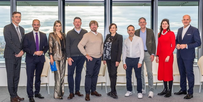 Moderatorin, Referentinnen und Podiumsgäste der Veranstaltung sowie die RTR-Geschäftsführer