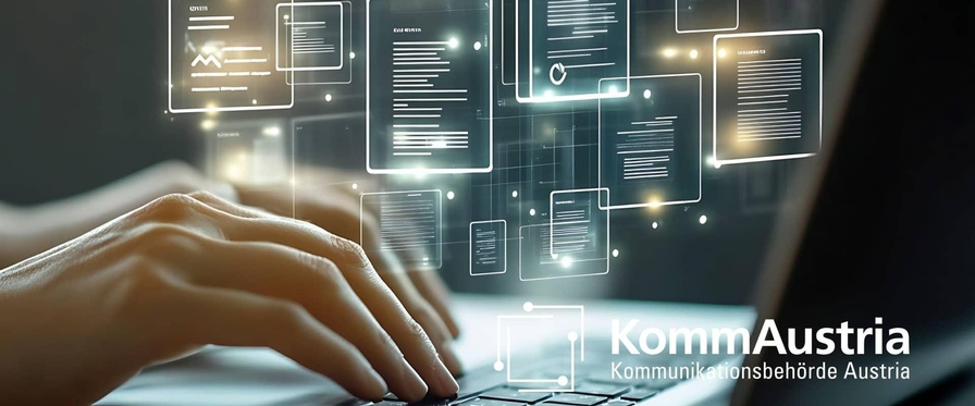 Finger auf Laptop-Tastatur. Darüber schweben kleine, durchscheinende Monitorbilder mit Texten