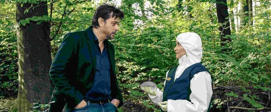 Ermitteln am Tatort: Sascha Bergmann (Hary Prinz) und Eva Merz (Eva Herzig)